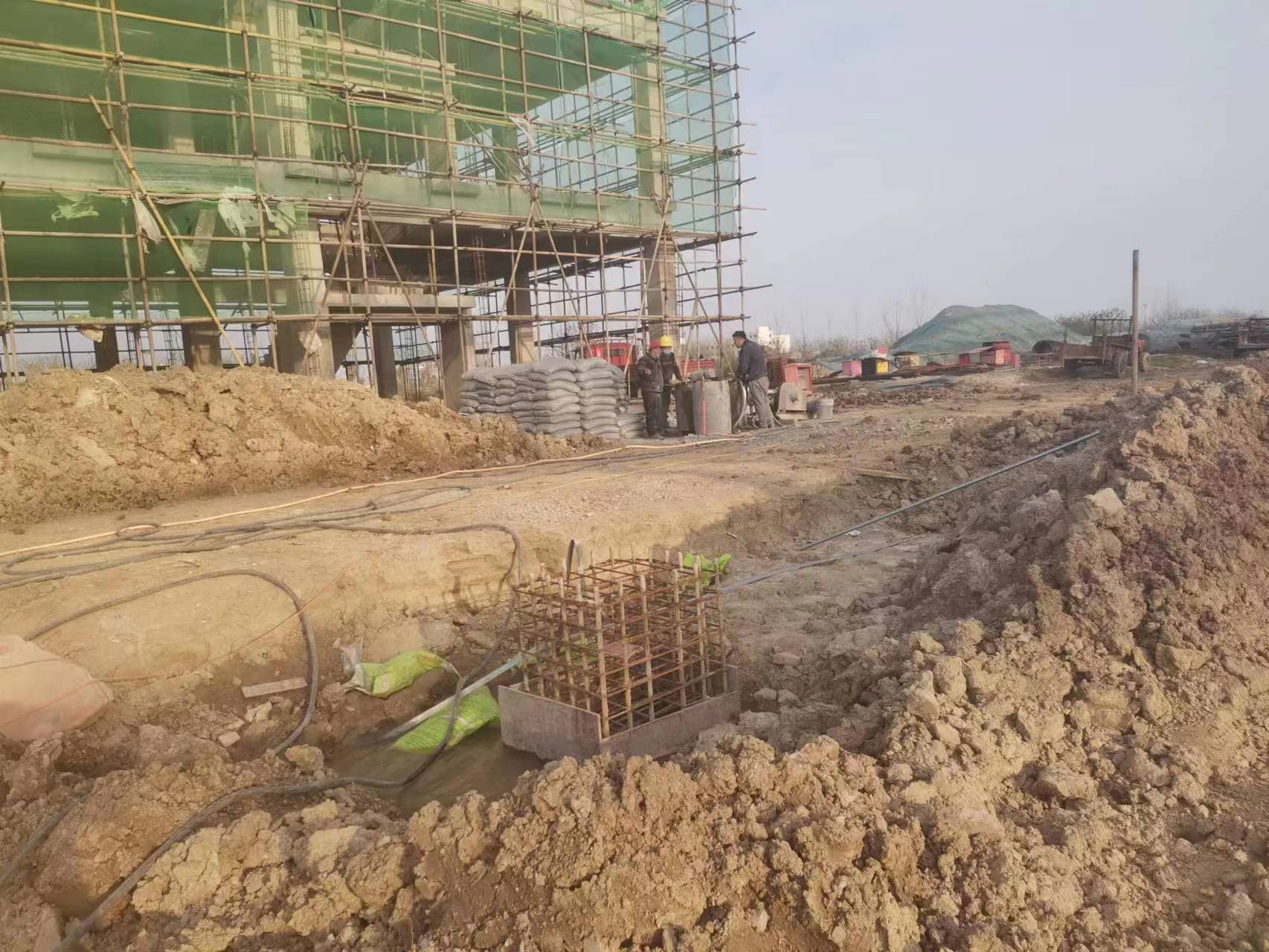 峰峰矿当桥梁出现裂缝的时候应该及时加固修补